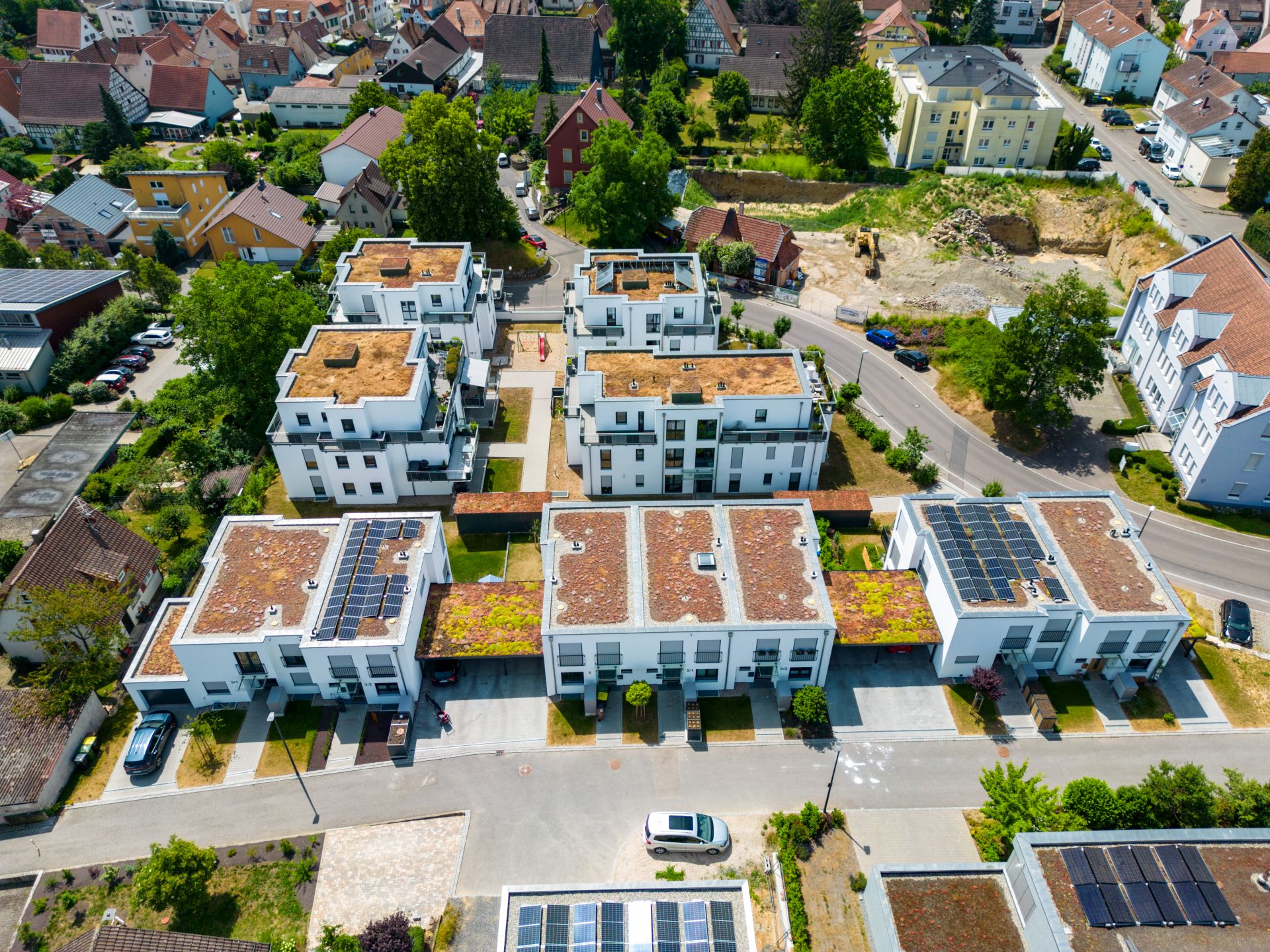 Verschiedenes Wohngebiet mit Einfamilienhäusern und Straßen.